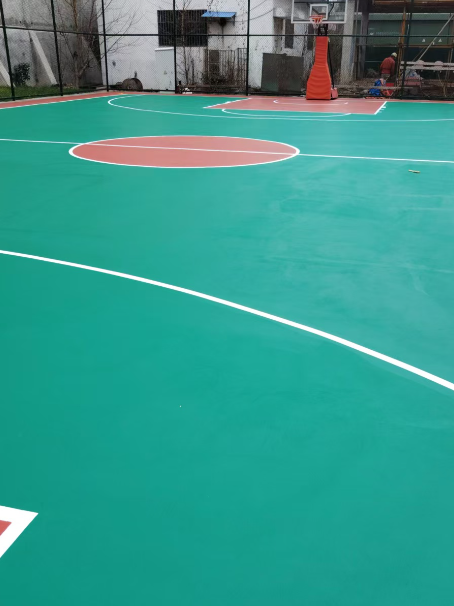 雨花台 球场长期使用易出现地面开裂